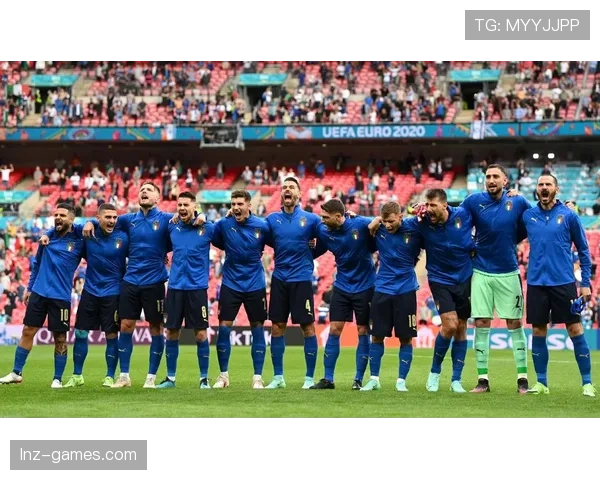 库尔图瓦携手卢卡库状态回升,比利时新组合全力备战欧洲杯 库尔图瓦携手卢卡库状态回升,比利时新组合全力备战欧洲杯