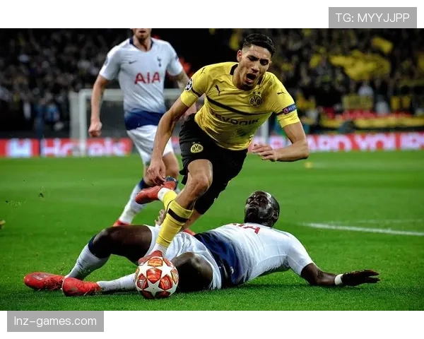 多特蒙德进攻火力表现抢眼，但稳定性问题显露，持续领先后防压力是否面临关键考验